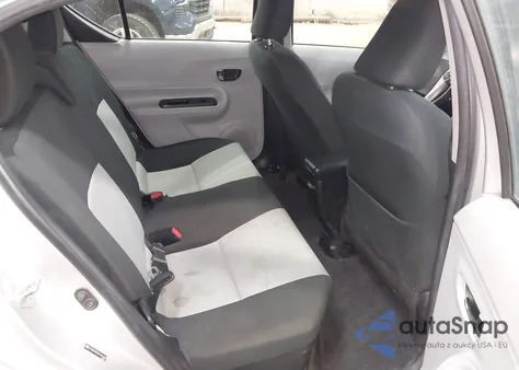 2013 Toyota Prius C Three z USA, uszkodzony, nr VIN JTDKDTB37D1541309